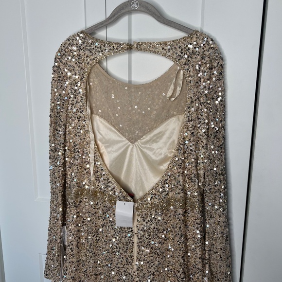 Mac Duggal NWT Embellished Sequin Open Back Long Evening Gown Women's Size 14 - Picture 9 of 12